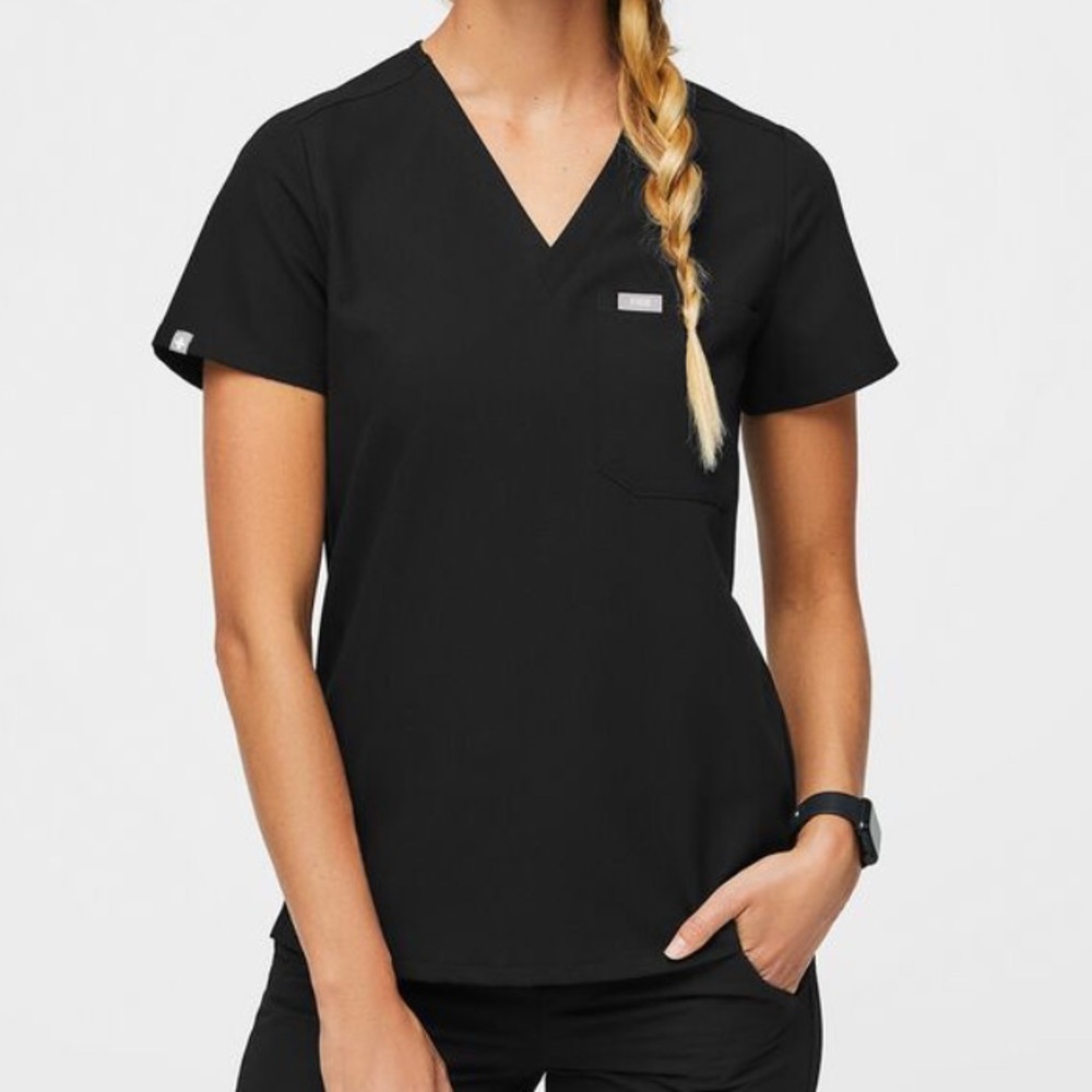 Figs Catarina One Pocket Scrub Top Black Large